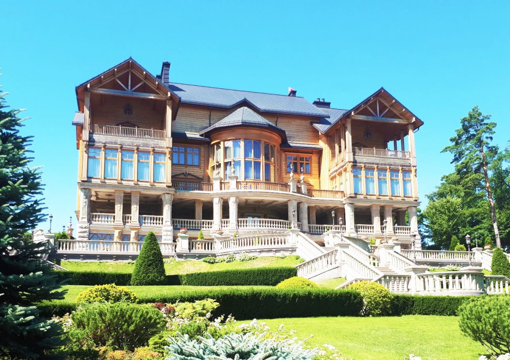 mezhygirya-residence