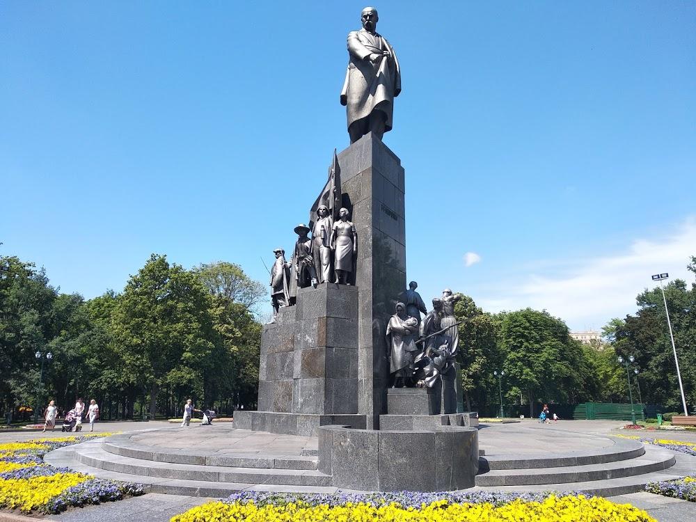 taras-shevchenko-monument