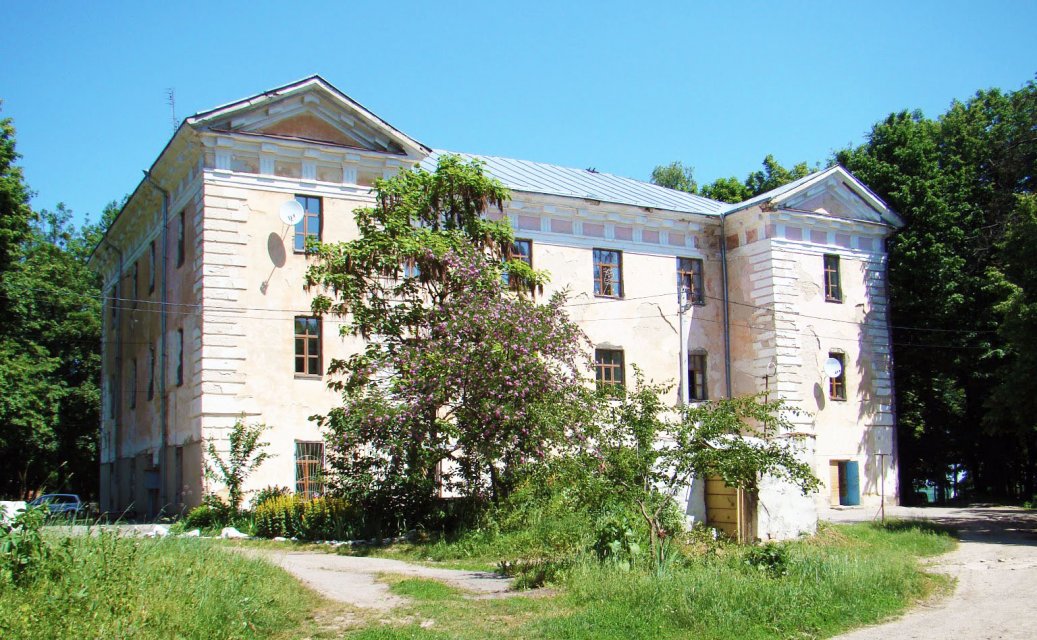 pyatnychanskyy-castle