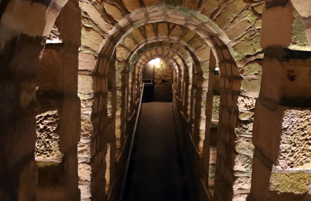 catacombs-of-paris