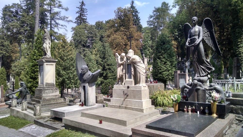 lychakiv-cemetery