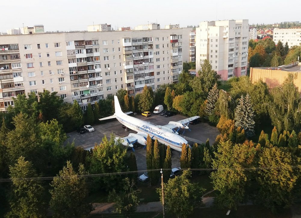 plane-ilyushin-18b