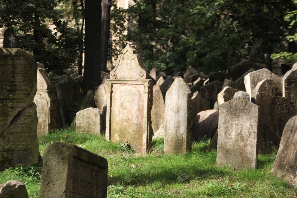 old-jewish-cemetery