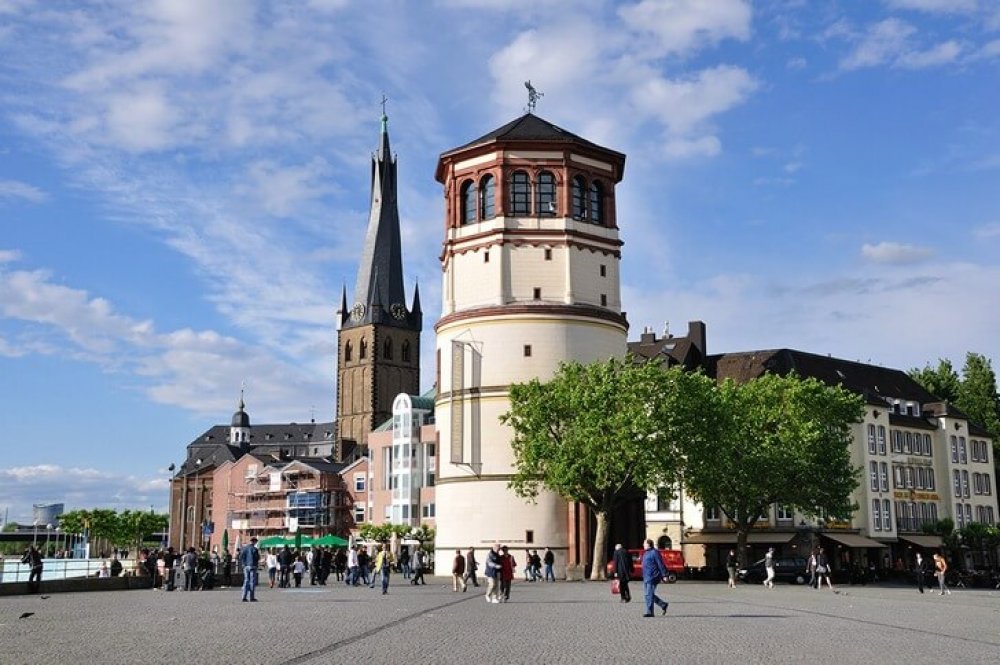 burgplatz-square